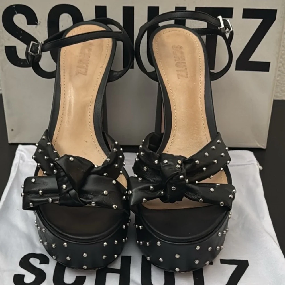 Stunning Authentic Schutz designer studded soft black leather platform heels 9.5